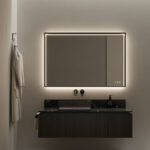 Specchio rettangolare Pigreco retroilluminato con telaio in alluminio e illuminazione integrata  - Ideagroup