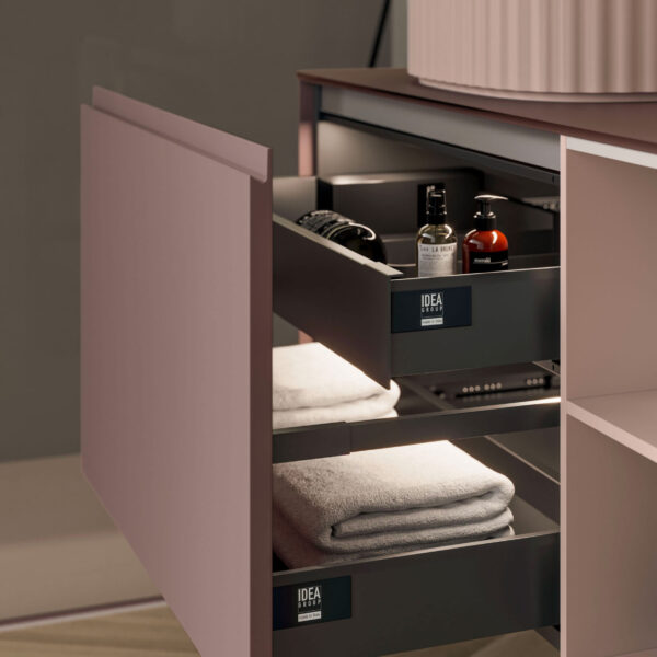 Cassettone H 48,5 cm con doppio cassetto interno per un maggior contenimento